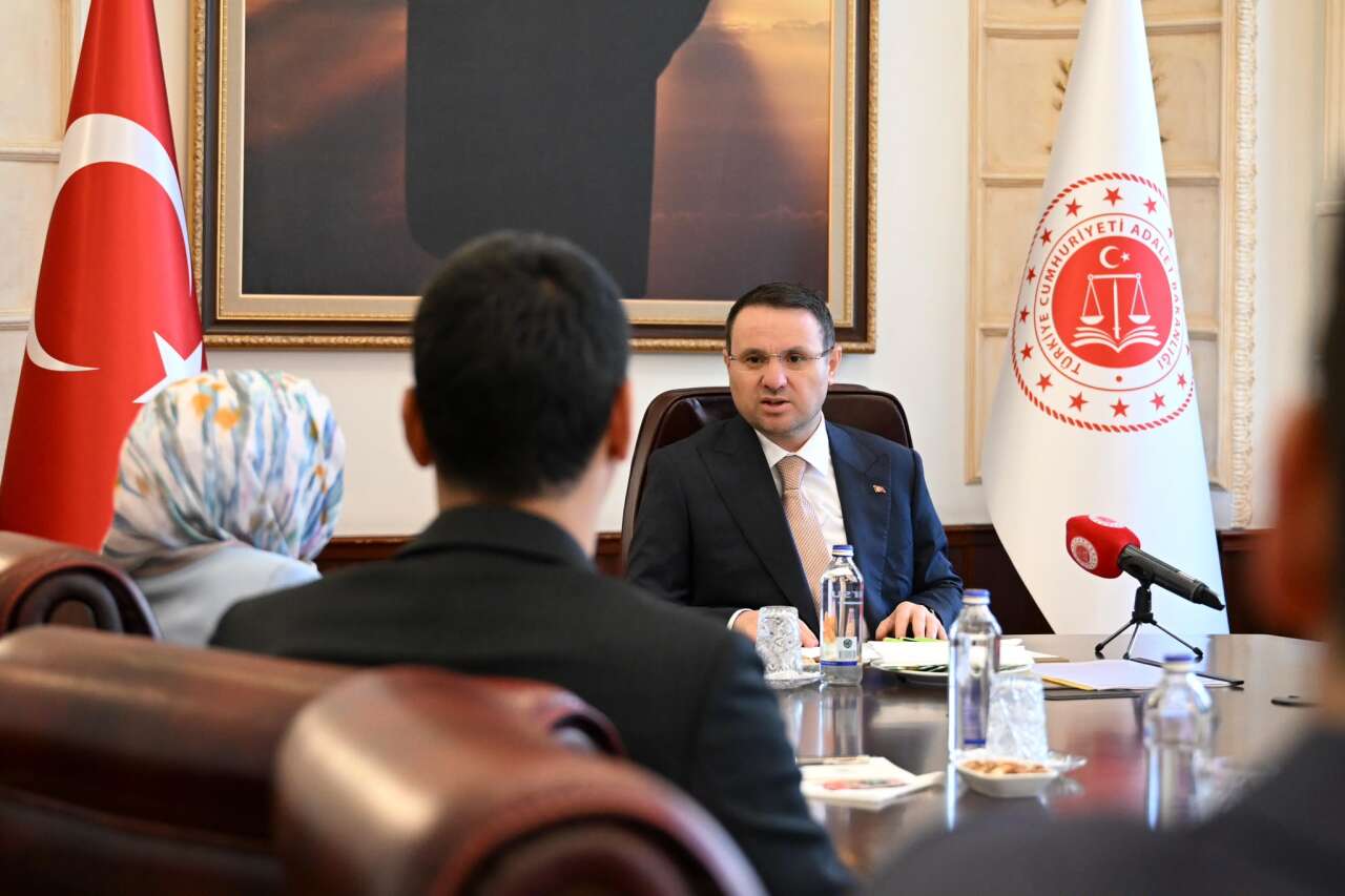 Bakan Akın Gürlek, Yazıcıoğlu ailesini kabul etti! "Bu bir kaza değil örgütsel cinayet" 4